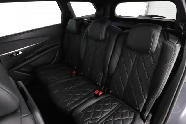 Peugeot 5008 image 1