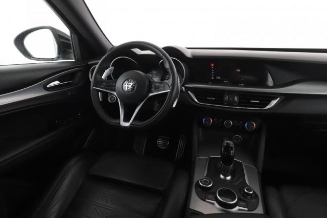 Alfa Romeo Stelvio image 9