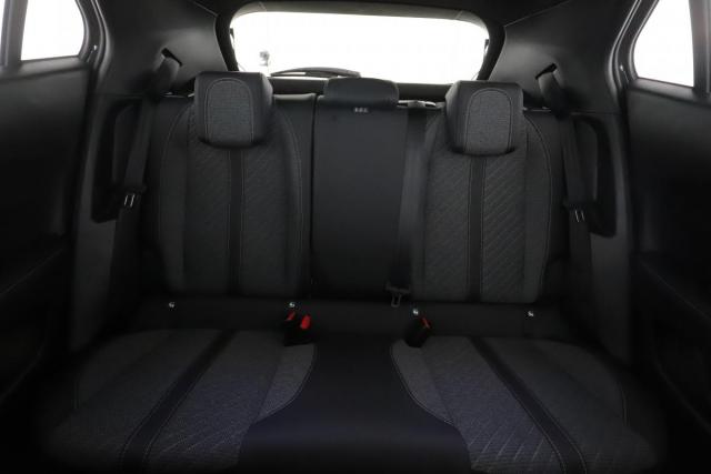 Peugeot 2008 image 2