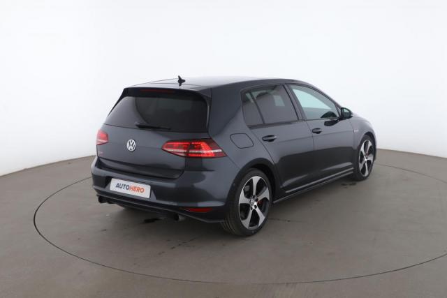 Volkswagen Golf image 8