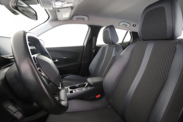 Peugeot 2008 image 8