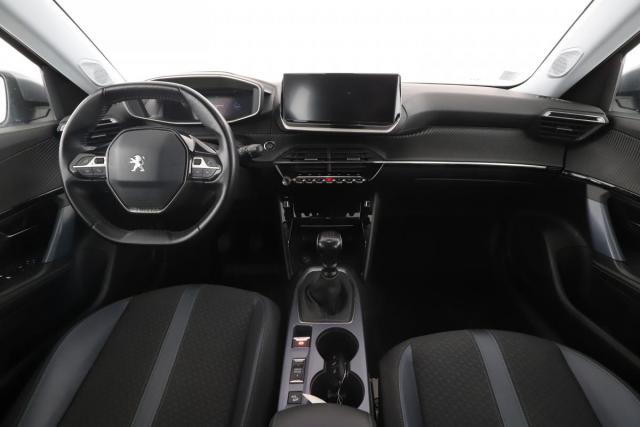 Peugeot 2008 image 1