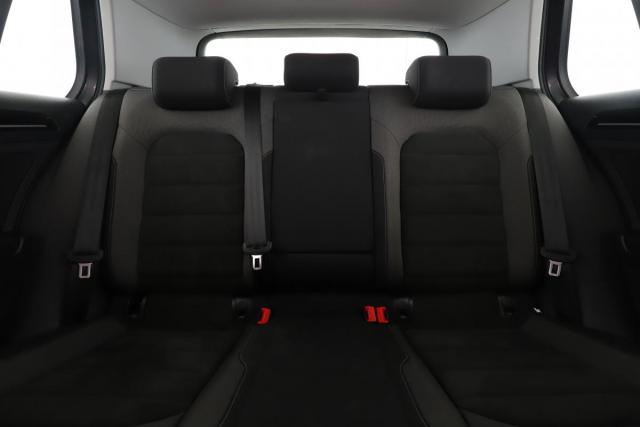 Volkswagen Golf image 4