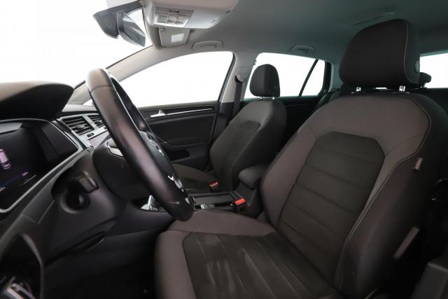 Volkswagen Golf image 8
