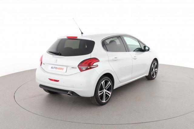 Peugeot 208 image 3