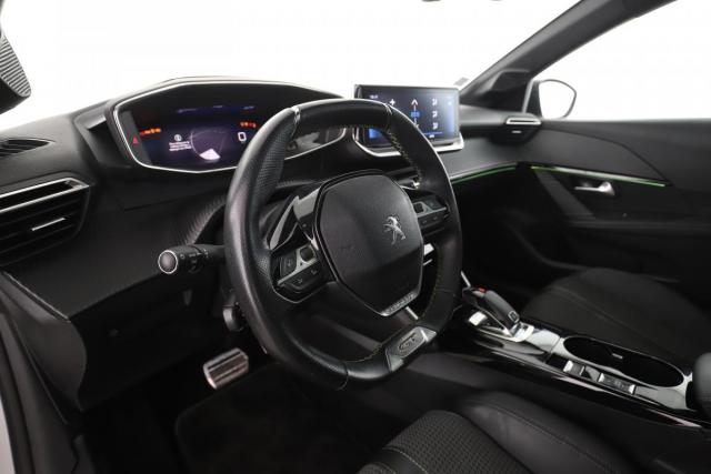 Peugeot 208 image 9