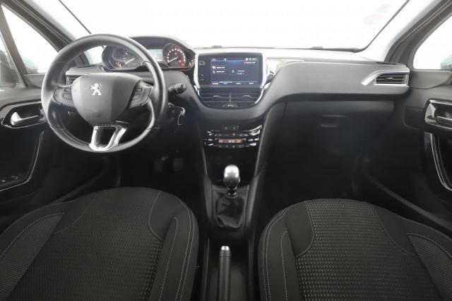 Peugeot 208 image 2