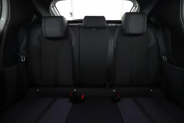 Peugeot 208 image 9