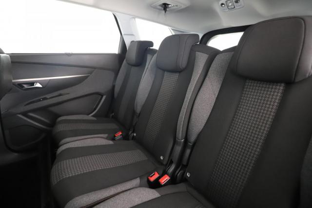 Peugeot 5008 image 8