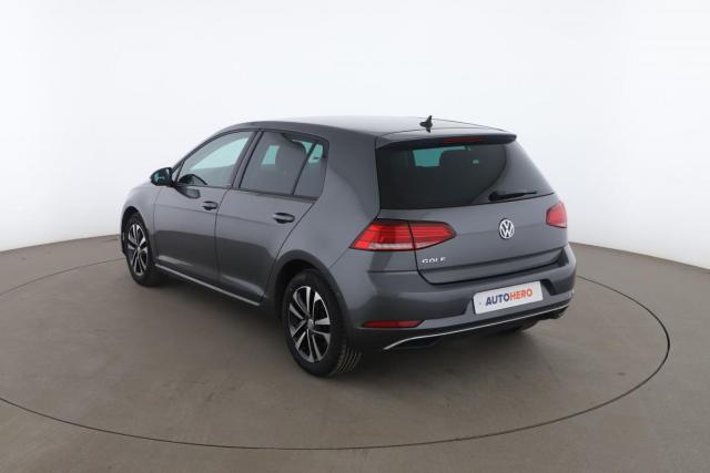 Volkswagen Golf image 8