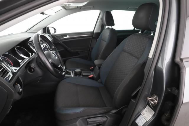 Volkswagen Golf image 9