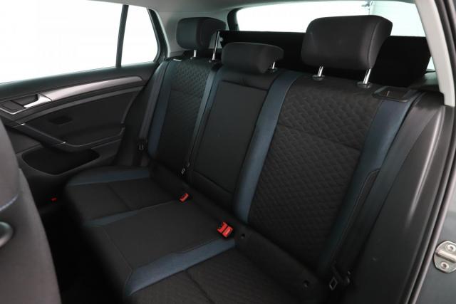 Volkswagen Golf image 3