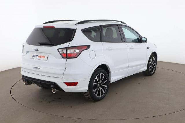 Ford Kuga image 8