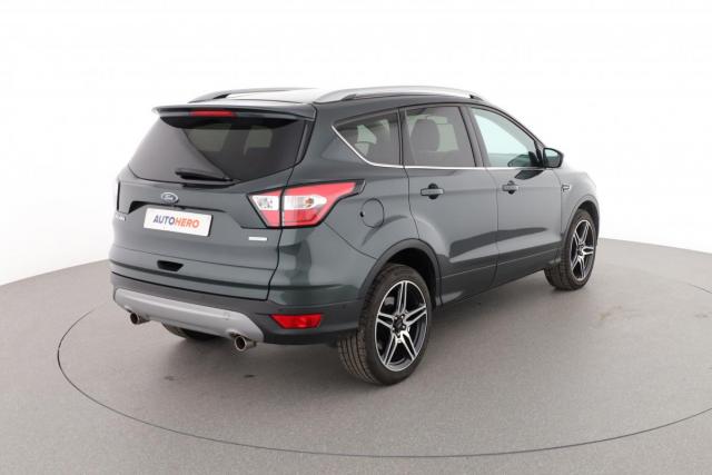 Ford Kuga image 8