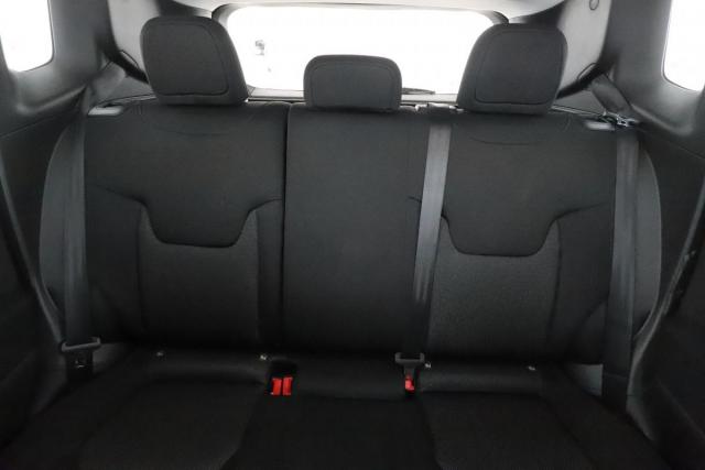 Jeep Renegade image 7