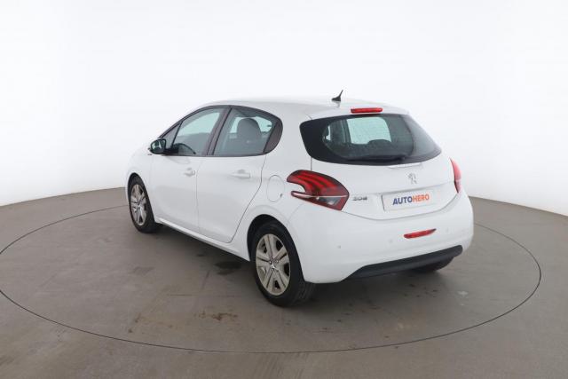 Peugeot 208 image 3
