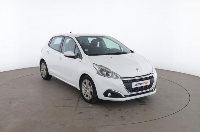 Peugeot 208 image 1