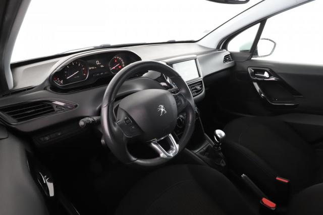 Peugeot 208 image 9