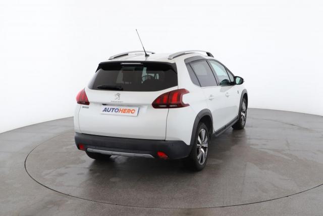 Peugeot 2008 image 3