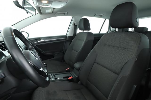 Volkswagen Golf image 8