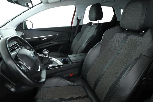 Peugeot 3008 image 3