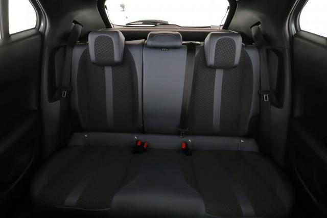 Peugeot 2008 image 6