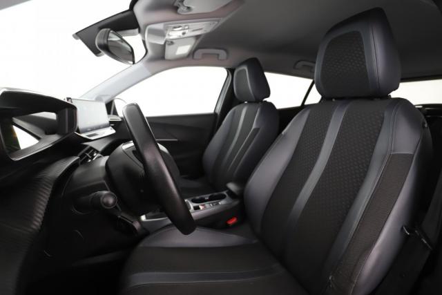 Peugeot 2008 image 1