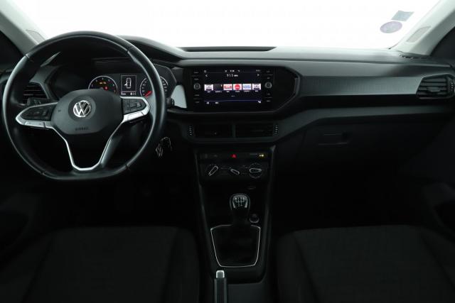 Volkswagen T-Cross image 3