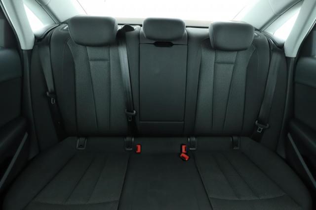 Audi A4 image 4