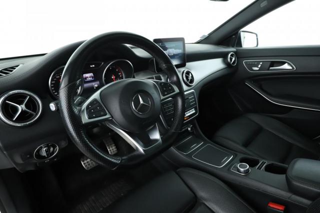 Mercedes Benz Cla Shooting Brake image 1