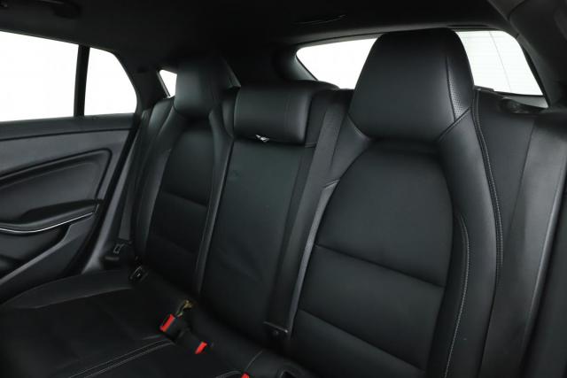 Mercedes Benz Cla Shooting Brake image 8