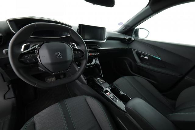 Peugeot 2008 image 1