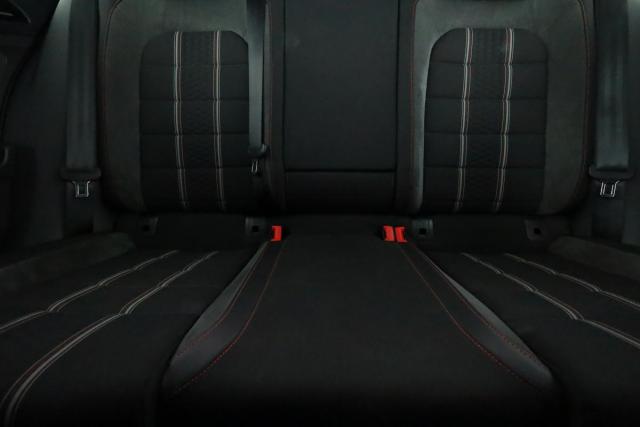 Volkswagen Golf image 8