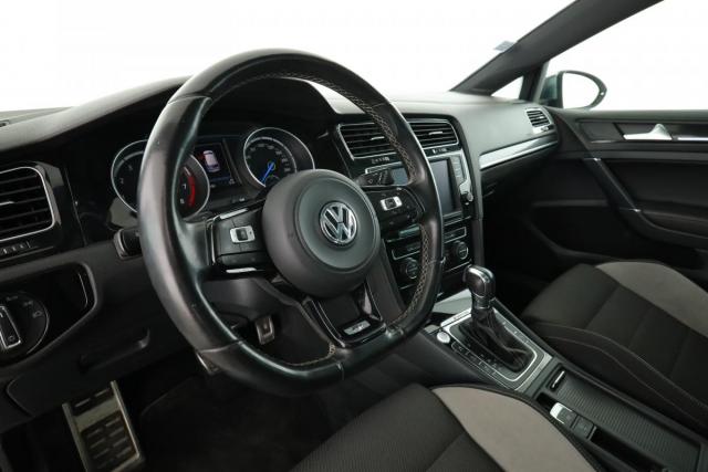Volkswagen Golf image 6