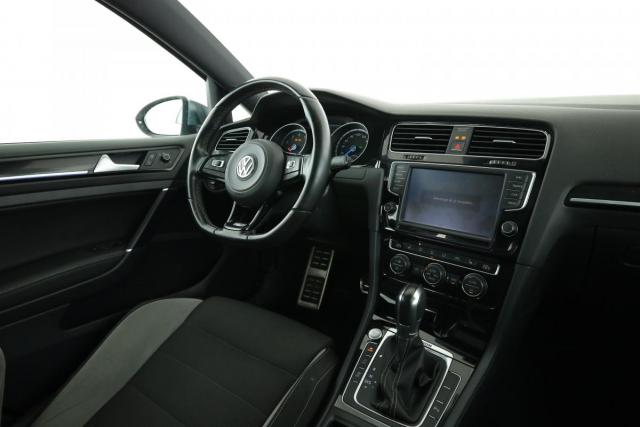 Volkswagen Golf image 9