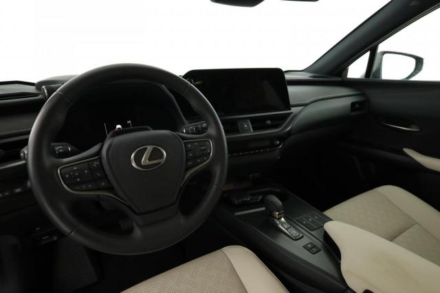 Lexus Ux image 5