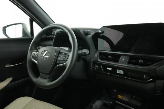 Lexus Ux image 6