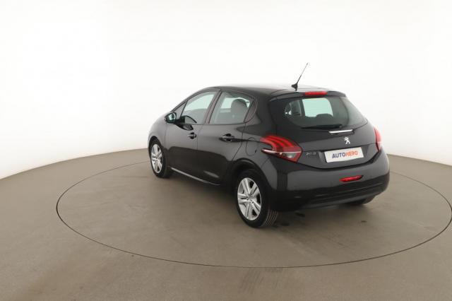 Peugeot 208 image 9