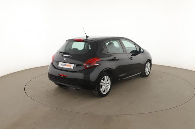 Peugeot 208 image 6