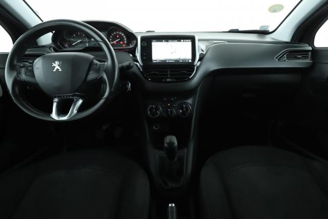 Peugeot 208 image 7