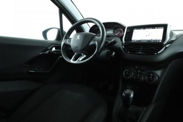 Peugeot 208 image 5