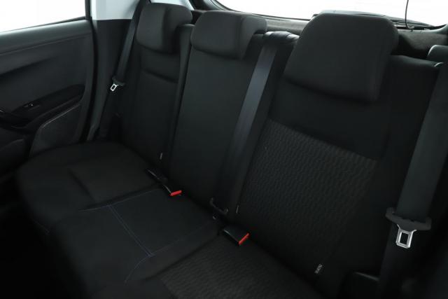 Peugeot 208 image 3