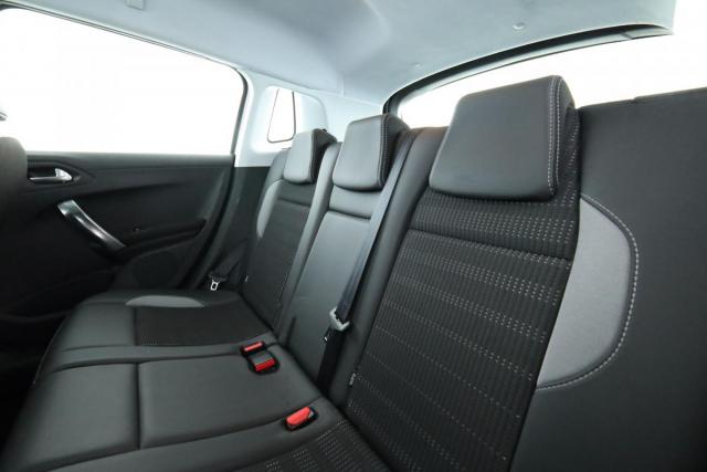 Peugeot 2008 image 9