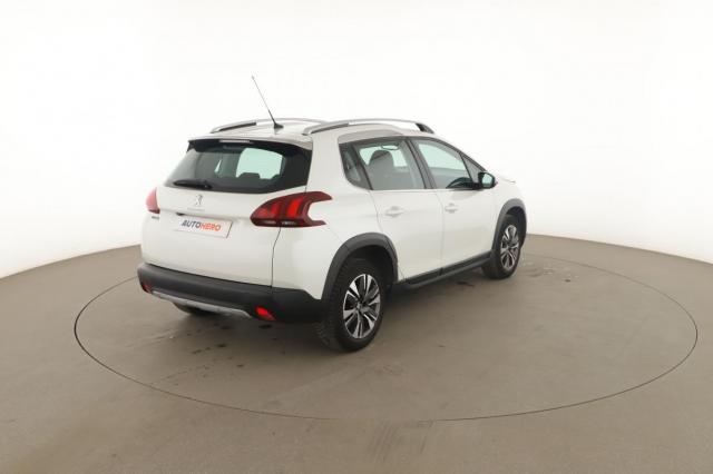 Peugeot 2008 image 7
