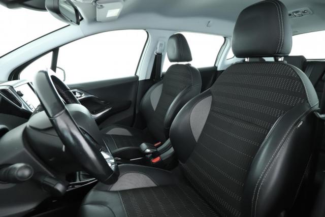 Peugeot 2008 image 1