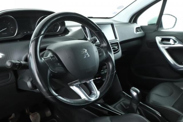 Peugeot 2008 image 2