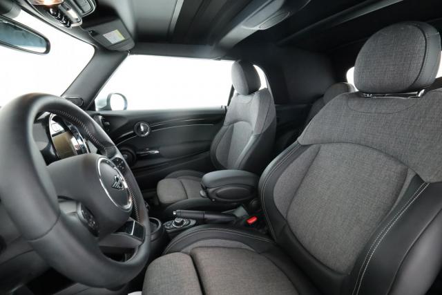Mini Cabrio image 1