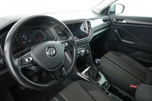 Volkswagen T-Roc image 6