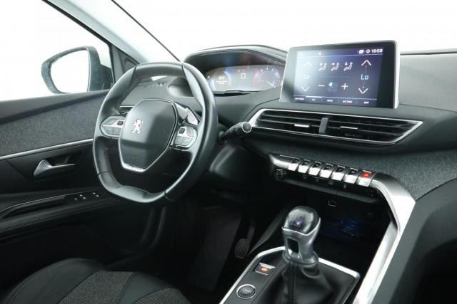 Peugeot 3008 image 2