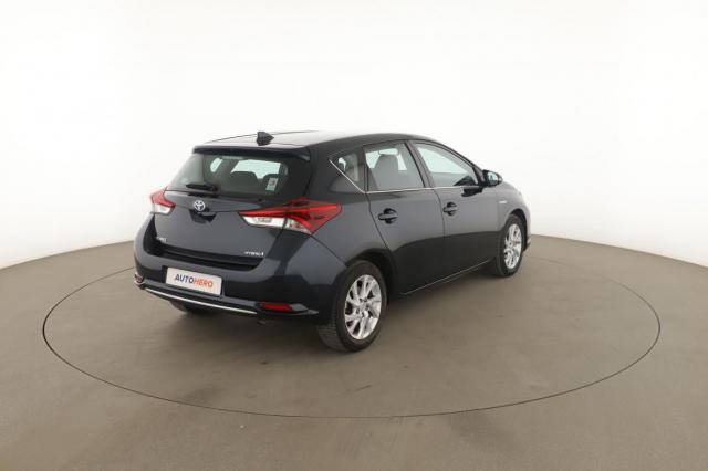 Toyota Auris image 8